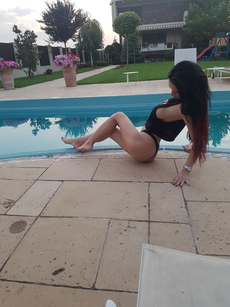 SoniaQuinnModel's tweet photo. 🍬Join me to the pool🏝️ 👉https://t.co/fEIwkSvX0o👈@LiveJasmin @Hawker881_Promo @CamsErotica @FitAsFuckGirls @LiveJasminDivas https://t.co/b1tIj20gc0