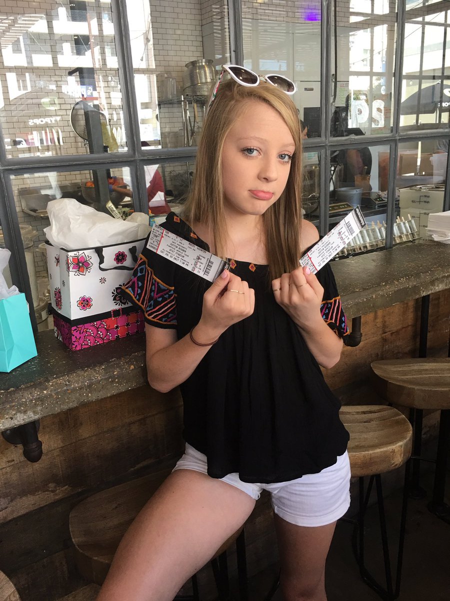 JoeyT's tweet photo. Grace is celebrating her 13th bday. surprised her w/ @justinbieber ticks on Sat. only to find out 45 min. that the concert has been canceled https://t.co/CGEnQnhTA8