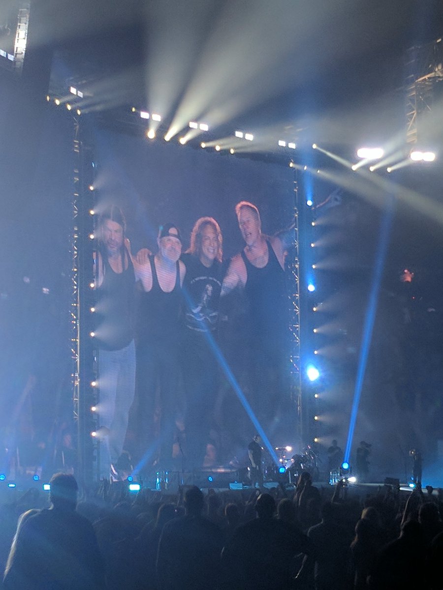 j_n06's tweet photo. Has it been a week already? 🤘 https://t.co/bXdh1BIvEn