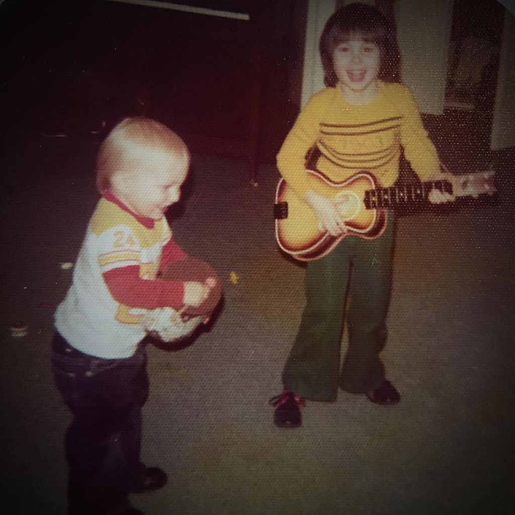 AndyGries's tweet photo. Happy Birthday to my big sister!  Just keep rockin' #nodonnyandmarie https://t.co/qxSIfHQenr https://t.co/vsJ6MIfk1W