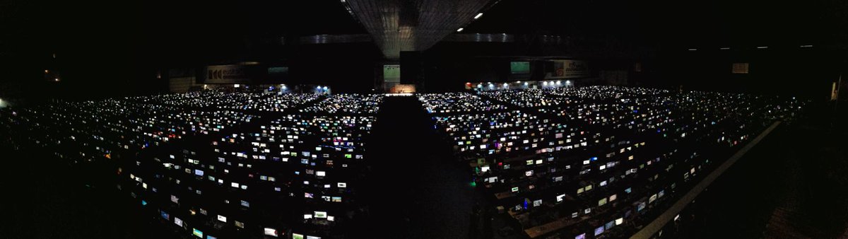 UrizMoo's tweet photo. #EE25 @euskalencounter gauez ikusgarria da https://t.co/4wG7RqqqUR