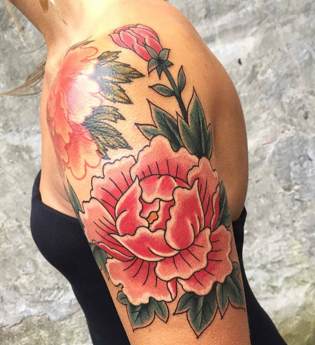 HandofGloryTat2's tweet photo. Fresh peony by Ryan Belfance (ryanbelfance@gmail.com) #peony #floral #flowers #tattoo https://t.co/M0ga5LhRut