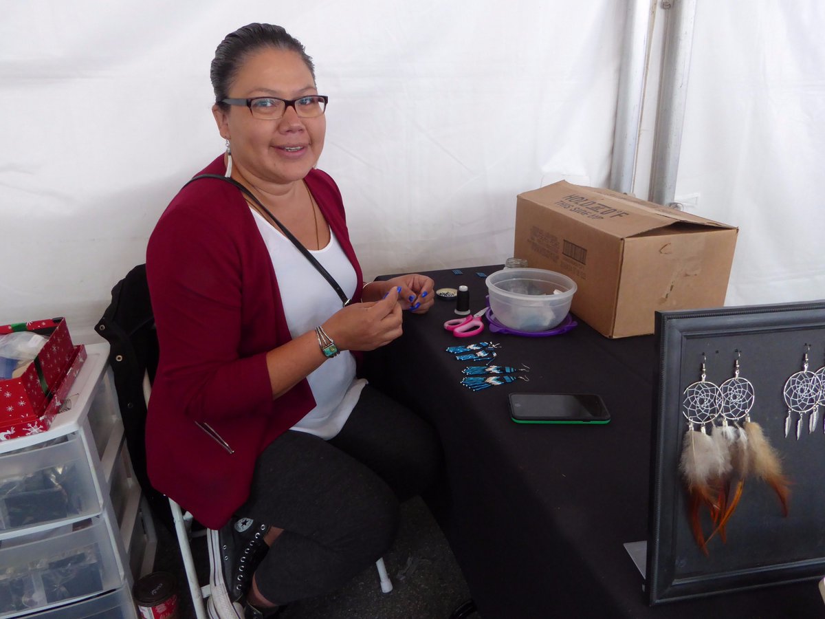 itravellen's tweet photo. @canada150plus #Canada150Plus #LadyBearDesigns #ShevonneHall @mkanefullcircle #TheDrumIsCallingFestival #AuthenticCrafts #DeerSkinRattles https://t.co/a3IXfrKOd9