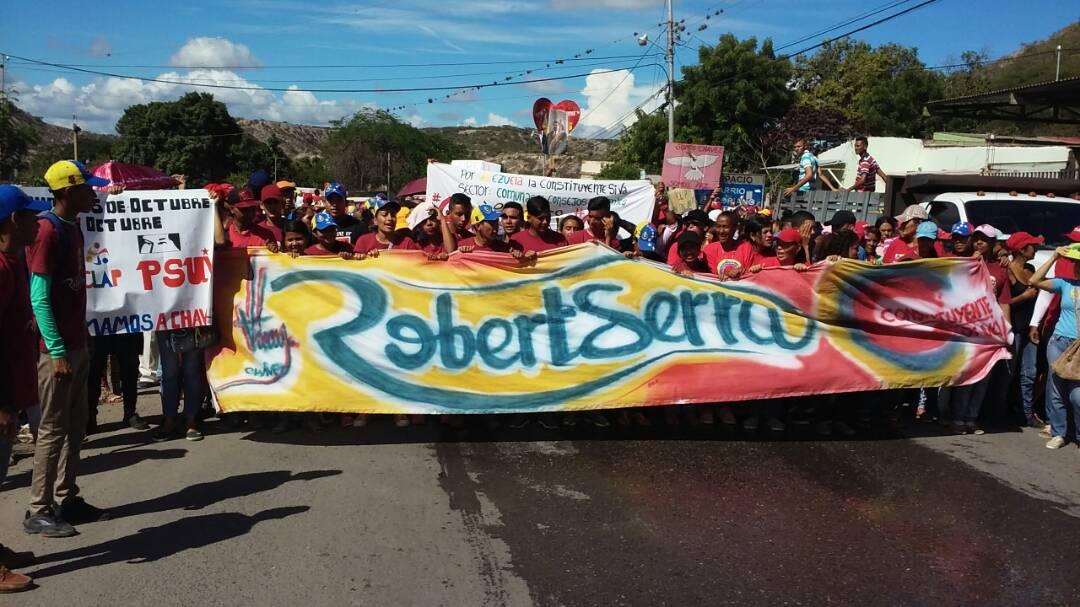 gustavorinc_n's tweet photo. #Lara, Gran Marcha y Concentración en Apoyo a la ANC en el Barrio 24 de Julio de Barquisimeto, Zona Educativa Lara y Misión Sucre presentes https://t.co/BqS9zqhEAp