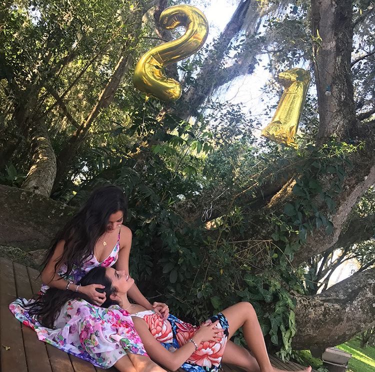 folkfirsts's tweet photo. eu amo tanto vocês :( https://t.co/ZpKeHe3oJM