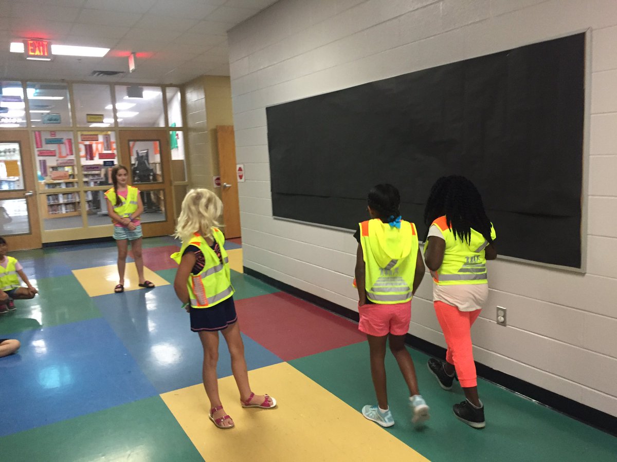shayne_stars's tweet photo. Shayne ES StarCo, led by Caroline Marks &amp; Ben Slinkard, participate in leadership day to prepare for 2017-18 year! https://t.co/zxd1XG2o7i