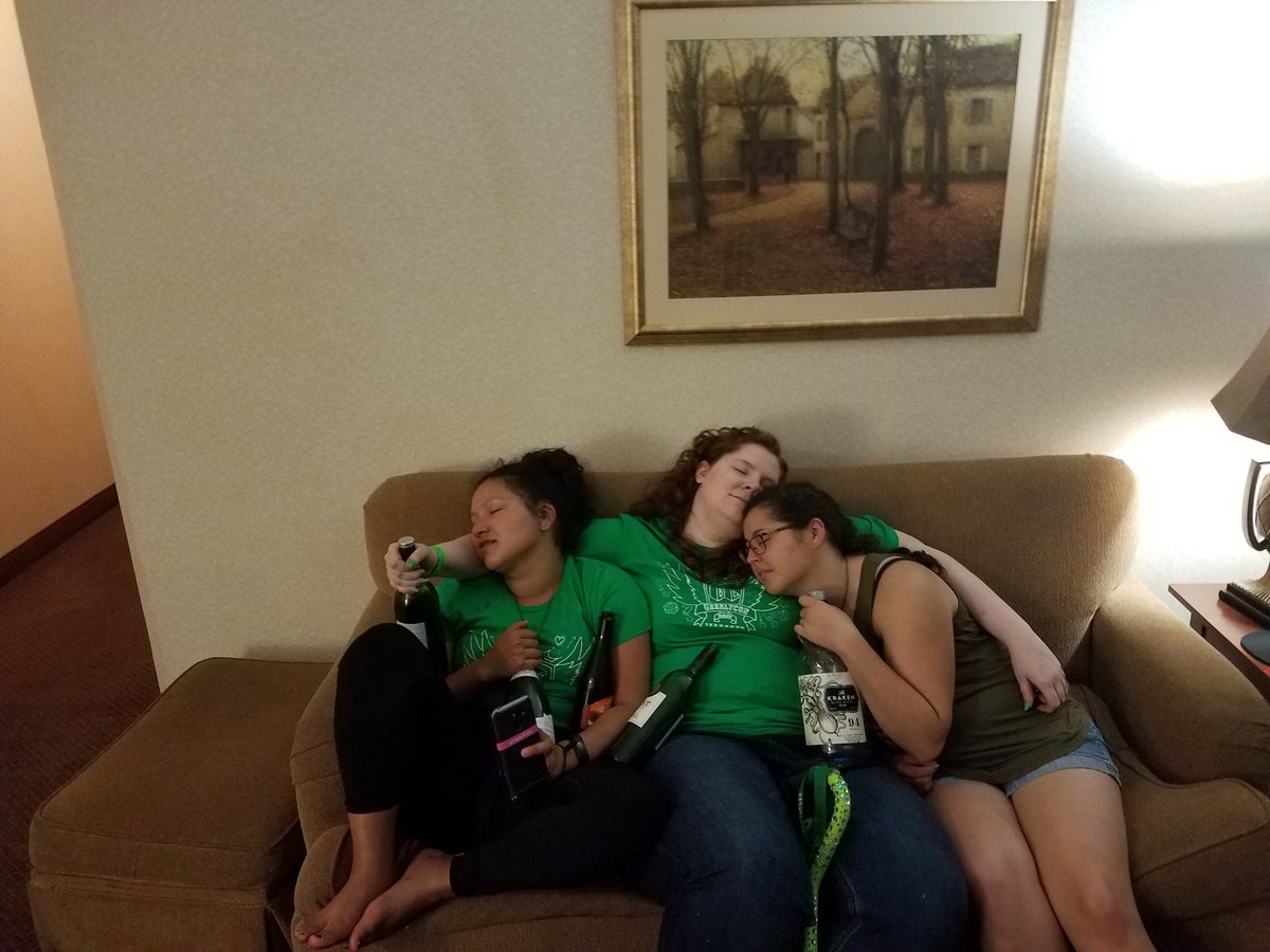 ragnarok4355's tweet photo. The end of the last party at #geeklycon17 @arcanevice @shoutingtitan @ShadowbrookAsh these girls went hard https://t.co/2JPjTatvRg