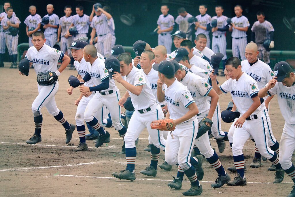 vRwGPo6cDnManYV's tweet photo. 高川学園野球部を引退しました。

親やOBの方、応援してくれたのに
甲子園に連れていけなくてすみません。

負けてしまったけど、いい仲間に出会えてその人たちのおかげでこの夏頑張れました！

最後まで投げさせてくれてありがとう😊みんな大好きです！

2年半応援ありがとうございました https://t.co/zlXsd5ESat