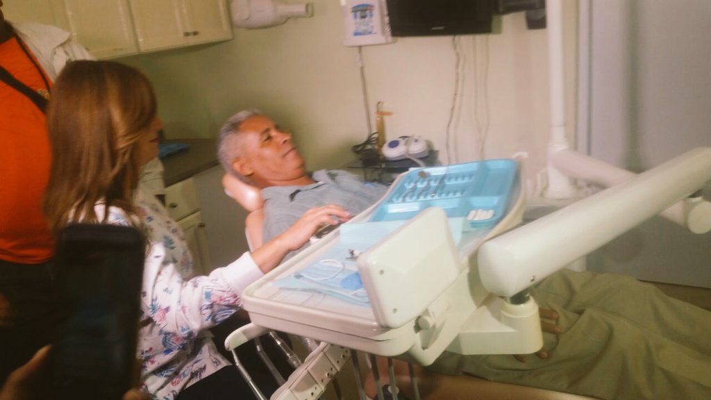 PLCM_RD's tweet photo. PLCM- @guilletorresc pone en funcionamiento en la mañana de hoy un moderno consultorio odontológico. https://t.co/djBy3sam97