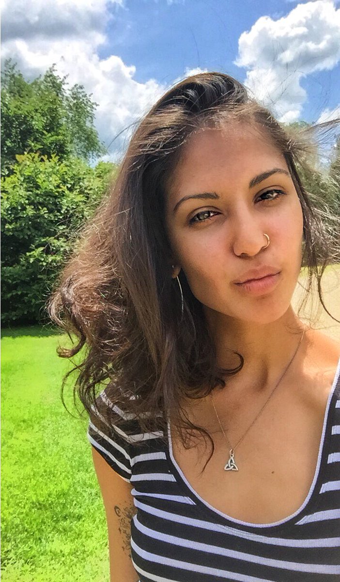 itsnikaneeks tweet picture