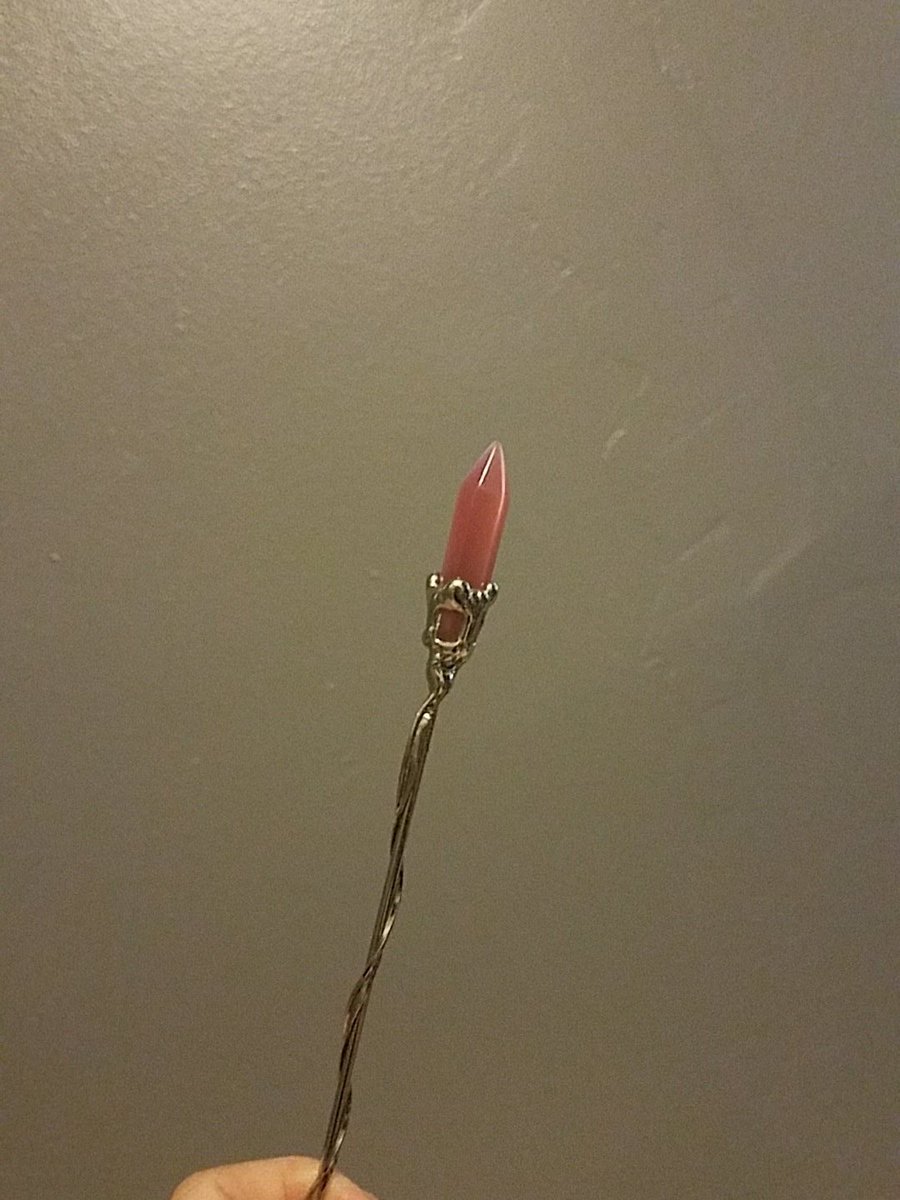 beelzebullshit's tweet photo. I absolutely adore the wand I won in auction at #cvg2017!  Pink is my favorite! Worth every penny. c: https://t.co/tzlMvXt9M2