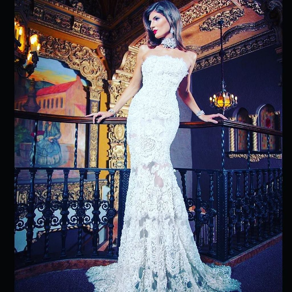 BrideMinded's tweet photo. #yumikatsuranyc #detailedfabric #lace #silhouette #elegance @yumikatsuranyc https://t.co/n2165q9f6F https://t.co/vW0Ve9JfRG