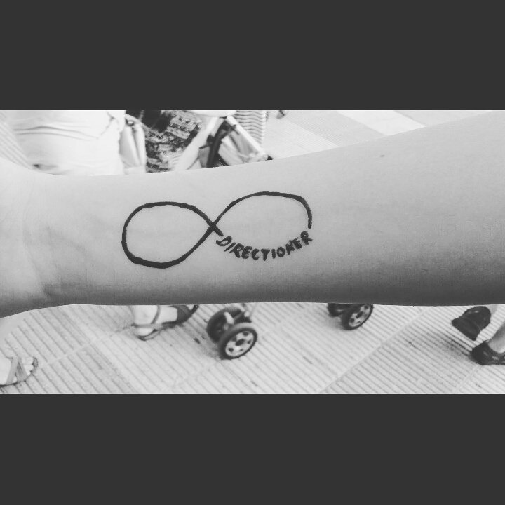 Paula_Nialler's tweet photo. #7YearsOfOneDirecton
@onedirection
@Louis_Tomlinson
@LiamPayne
@NiallOfficial
@Harry_Styles
《RIGHT NOW I WISH YOU HERE WITH ME😶❤》 https://t.co/b35lNyVYZo