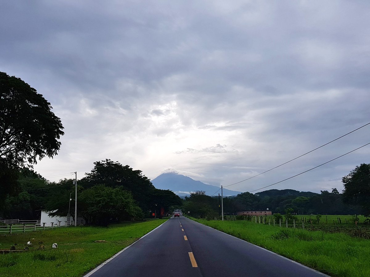 Bnice_HerMoSSa's tweet photo. Esta tarde #MiVolcán #Colima https://t.co/b4WIpFUrgJ