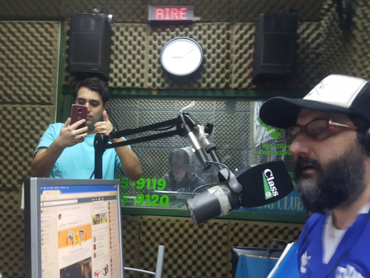 cercadelring's tweet photo. Ya estamos #EnVivo! #CDREnVivo #CercaDelRing Equipo presentado y arrancó el #Programa116!
https://t.co/GcEC3iQgGY https://t.co/fdEIazzdG1