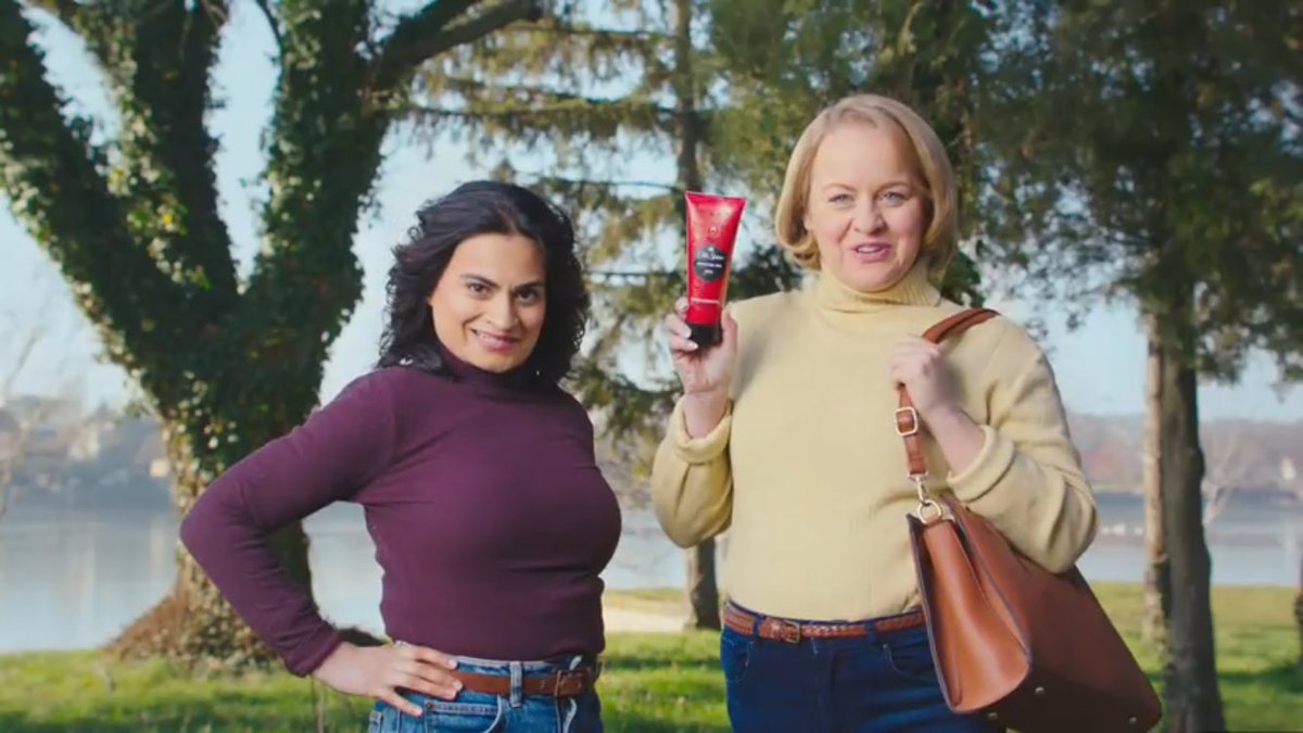 dnirae's tweet photo. Why do these ladies from an old spice ad look like if Betty and Veronica were moms @lilireinhart @CamilaMendes https://t.co/lXmc9peirl