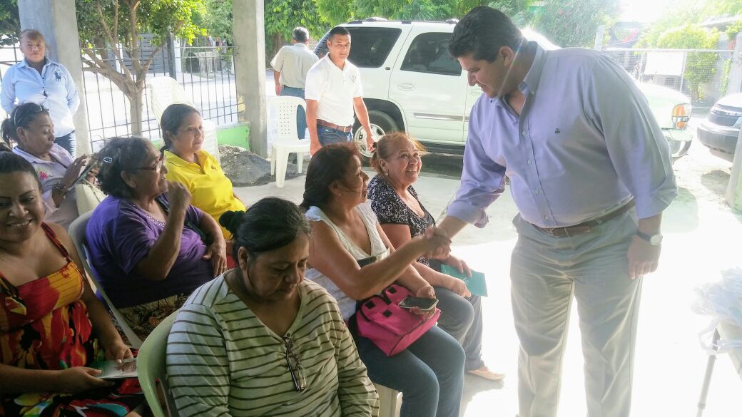PelucoMx's tweet photo. Gracias a mi amiga, Aracely Vazquez, quien nos  invitó a convivir con los vecinos de la colonia la Joya de #Matamoros. https://t.co/FhpsXOMazo