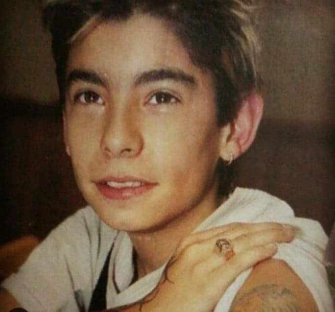 CandeZg's tweet photo. Y de mis sueños creo que un día escapó para esconderse dentro de mí corazón 🎶😍 #Ub #ulisesbueno #cuartetodelbueno #ulises #ulisera https://t.co/bshB1Qtpc4