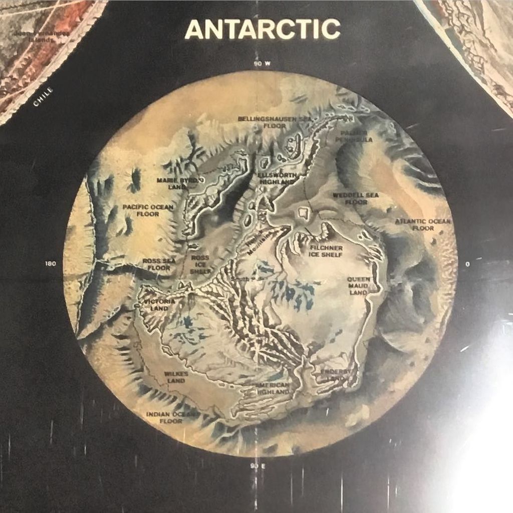 rumseymapcenter's tweet photo. The New Portrait of our Planet. Life. / Time Inc., 1960 #davidrumseymapcollection #geologyinmaps #mountainsinmaps #antarcticainmaps #mapsar… https://t.co/iCaYEbOW49