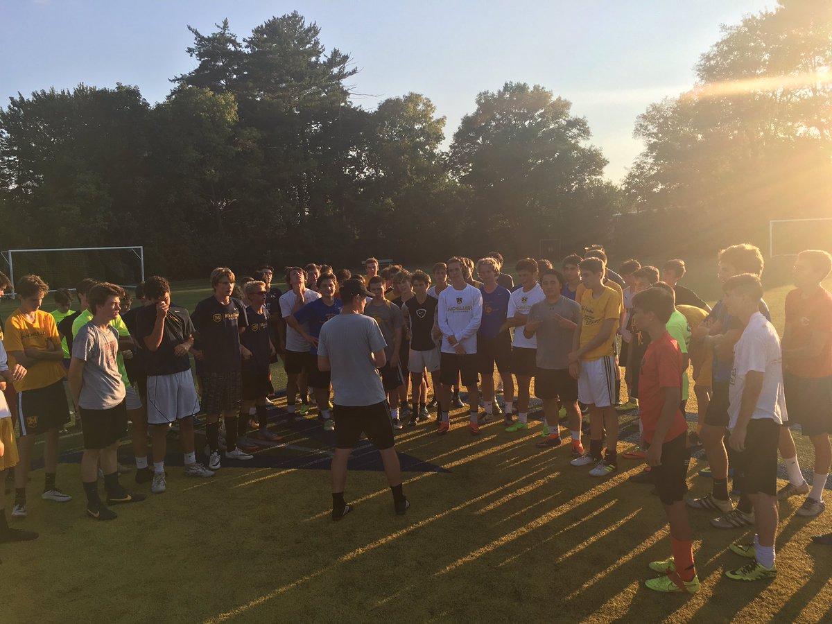 MoellerSoccer's tweet photo. Day one of our HS camp in the books https://t.co/PmmbKLmmQk