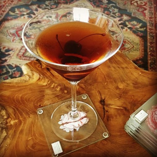 PendletonWhisky's tweet photo. Mondays pair well with Manhattans. #PendletonMidnight [📷 Gayle Palama] https://t.co/oJlnc1oG39