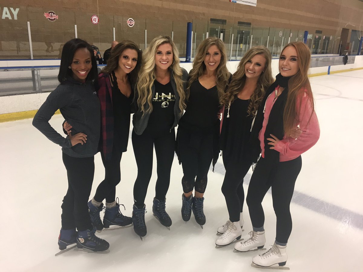 Char_Checkmates's tweet photo. Skating @xicenter tonight for boot camp #ChooseTheCheckMates https://t.co/hw0jANZ4GS
