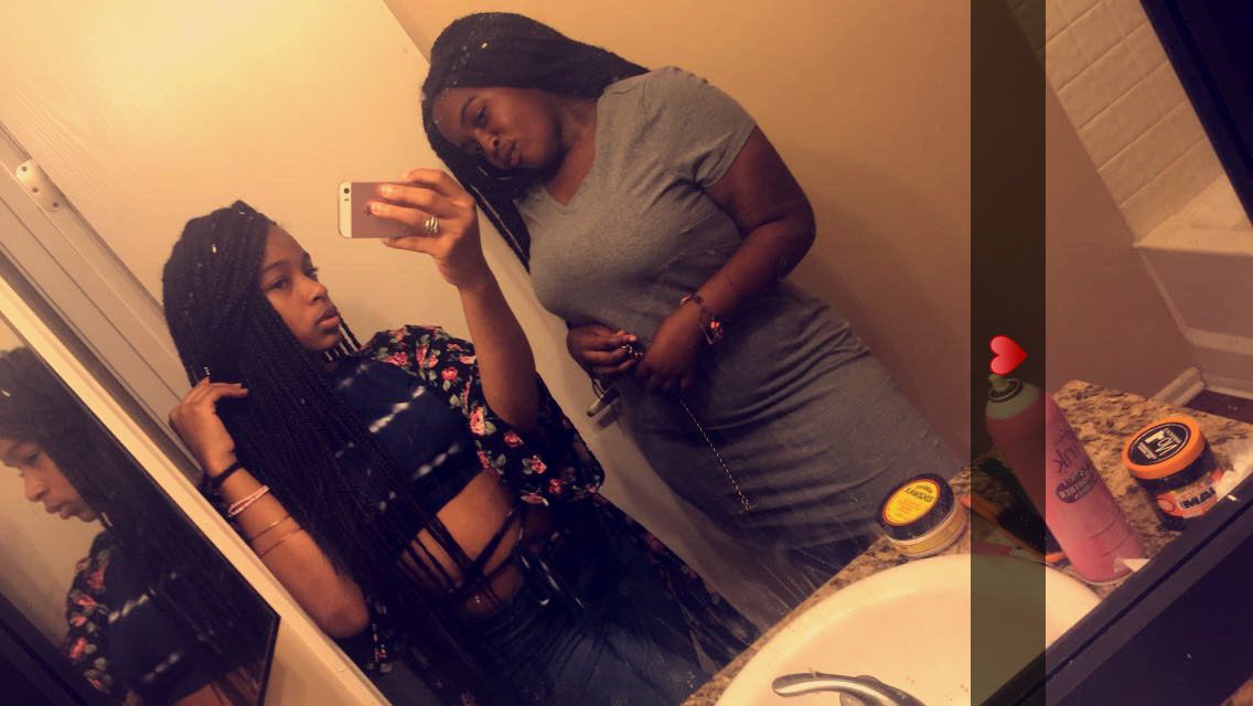 yamoniii___'s tweet photo. my mf blood 🤞🏾it's anything for her ❤️ #RealCousin https://t.co/JzxC6LDnT4