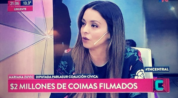 MarianaZuvic's tweet photo. "Sea el color político que sea, vamos a seguir denunciando la corrupción" https://t.co/aNX5PyRvmV