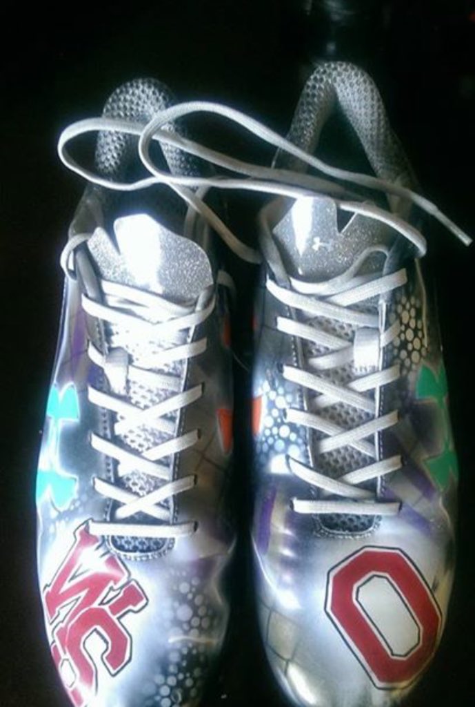 Gahanna_Buckeye's tweet photo. @rodjigga38 showed these bad boys today! @jaelengill21 those are🔥 my man #CustomHeat #SpeedKills #Buckeyes https://t.co/Hh1K22FSQD