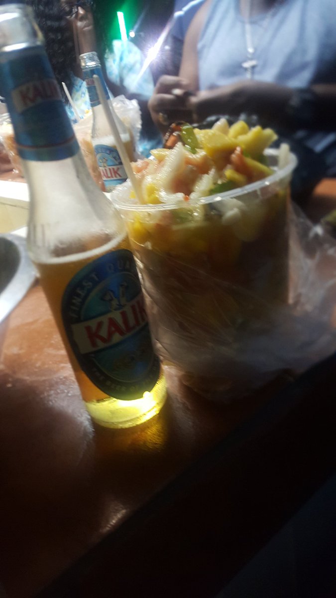 ebony_242's tweet photo. Chill day on a monday @deepcreekfishfry
Dis a bahamian ting @KalikBahamas https://t.co/0YLeSO58er