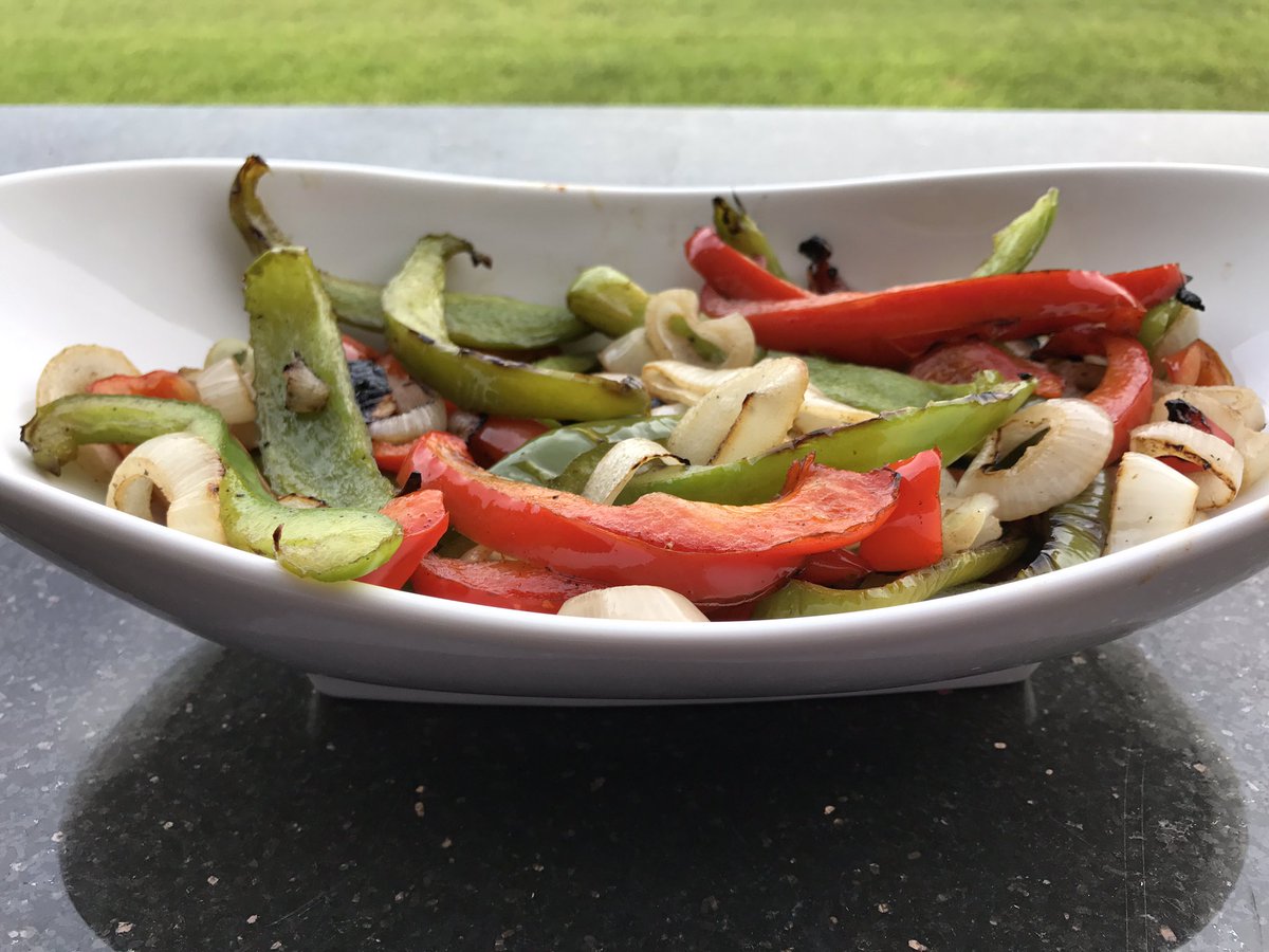 RobynHrivnatz's tweet photo. It's a fajita kind of night! #summernight #txgrilling https://t.co/CX1GxN4fnq