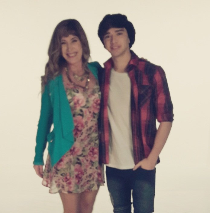 GACFcOficial's tweet photo. madre e hijo @BettyVillar1 @JulianSerrano01 #GolpeAlCorazon https://t.co/Jogbke29I5