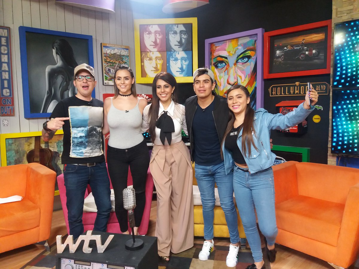 fabiolasinger's tweet photo. Gracias a #dailyconharold por la entrevista!!!
@worldtv #DameTuAmor https://t.co/CUxSUoQyJT