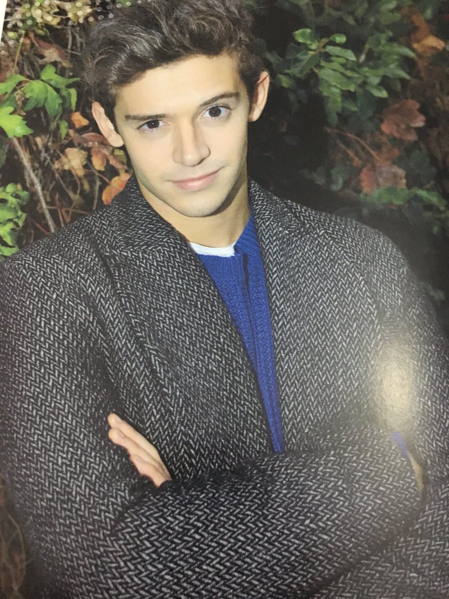 jaimerizzo_'s tweet photo. Un look así de nuevo por favor, miren su carita, me tiene enamorada @_ruggero https://t.co/oShtw4Hhif