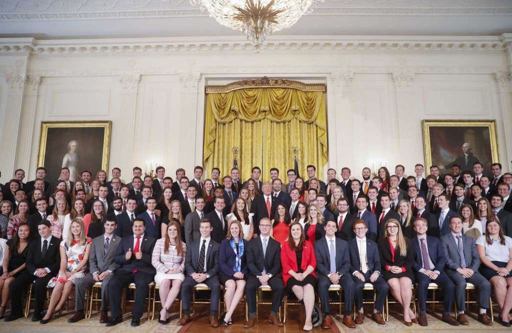 ashleyangie25's tweet photo. Proud of two of our former #LeadRight2016 @NHGOP team who are interning with @POTUS this summer! #LeadRight #nhpolitics ๐บ๐ธ๐ https://t.co/ShiJFnwp6I