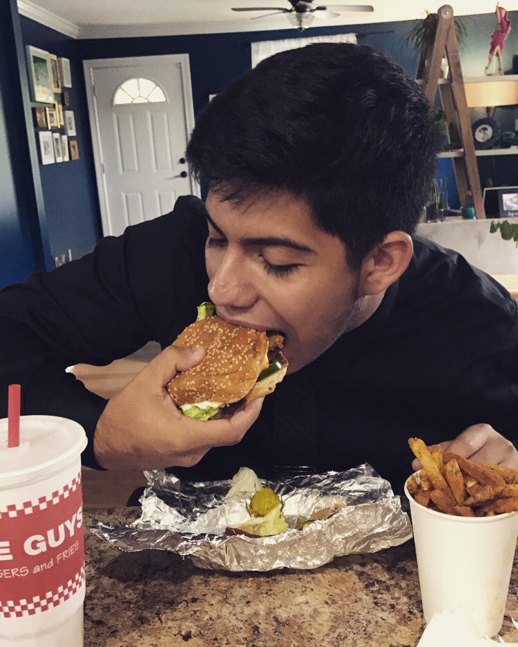 Its_Kebbbin's tweet photo. My name is Kevin. I'm 18 years old, from GA. I'm sick and tired of being lied to and left on read. Pls rt maybe my wife is on your tl https://t.co/5Mq9W7CjLw