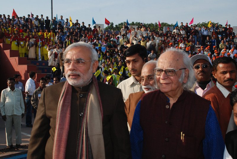 narendramodi's tweet image. Interacted with Professor Yash Pal extensively on many occasions including the National Children’s Science Congress in Gujarat in 2009.