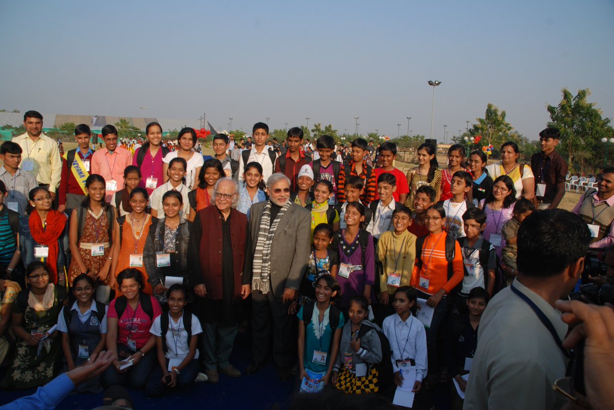 narendramodi's tweet image. Interacted with Professor Yash Pal extensively on many occasions including the National Children’s Science Congress in Gujarat in 2009.