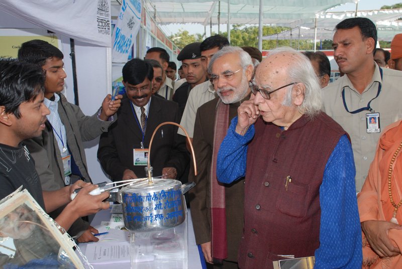 narendramodi's tweet image. Interacted with Professor Yash Pal extensively on many occasions including the National Children’s Science Congress in Gujarat in 2009.