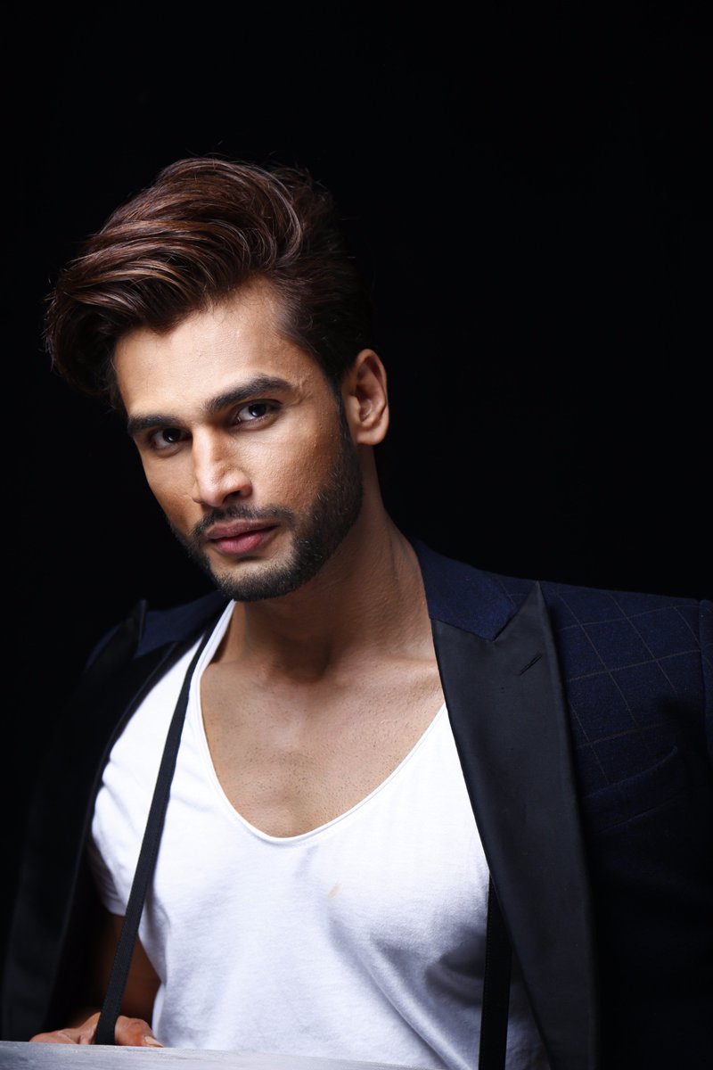 Mr. World, Rohit Khandelwal, is coming to Entourage to judge the Fashion  Show. Be there to get a glimpse of him. Girls, don't miss out!  #RohitKhandelwal... | By Entourage - Jai Hind