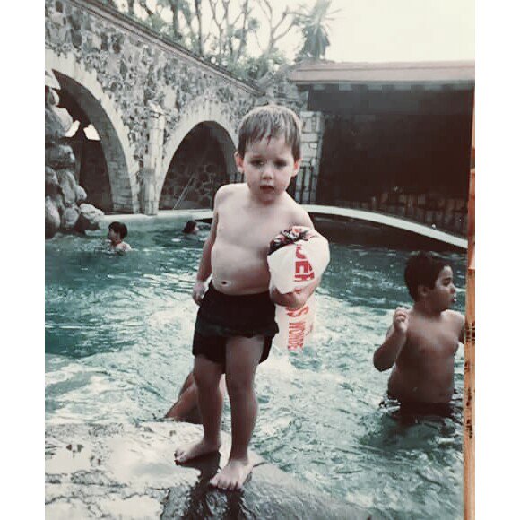 FerValezka's tweet photo. #HBDAlexCasas 
@alexcasasv_  
Mi niño, muchas felicidades, gracias por formar parte de mi vida, Eres una persona maravillosa. 
Te amo😭💘 https://t.co/YIw71YcnTE