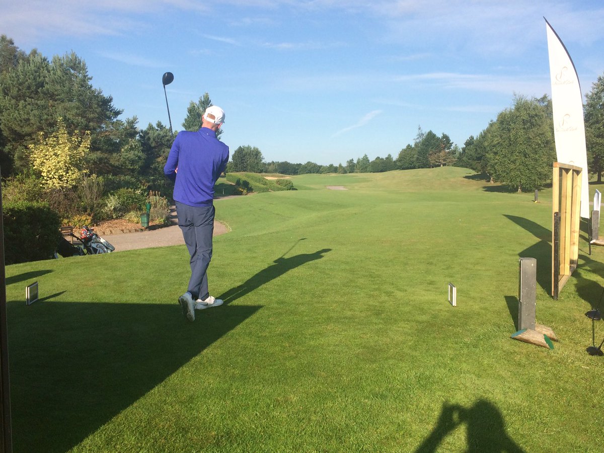 CumberwellPark's tweet photo. Home Pro @alexjacobs0 out in the 2nd group of the day and he splits the fairway! #teamcumberwell https://t.co/lcNK04FovL