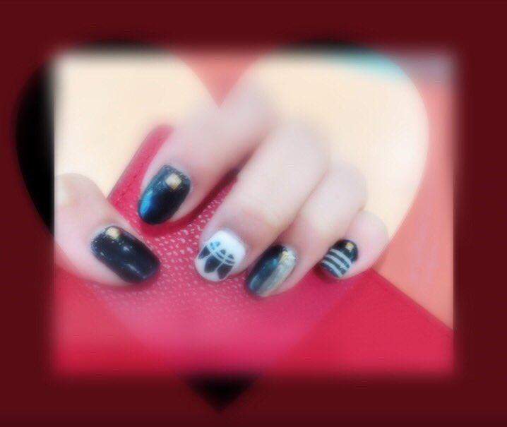 アディダスネイル