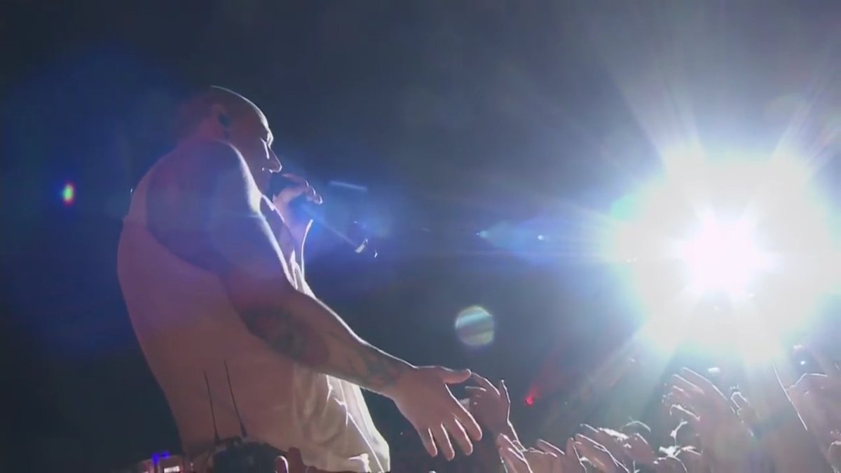 yellowandlatte's tweet image. So tell me it's alright. Tell me I'm forgiven, tonight. #nobodycansaveme # #LinkinPark #ChesterBennington