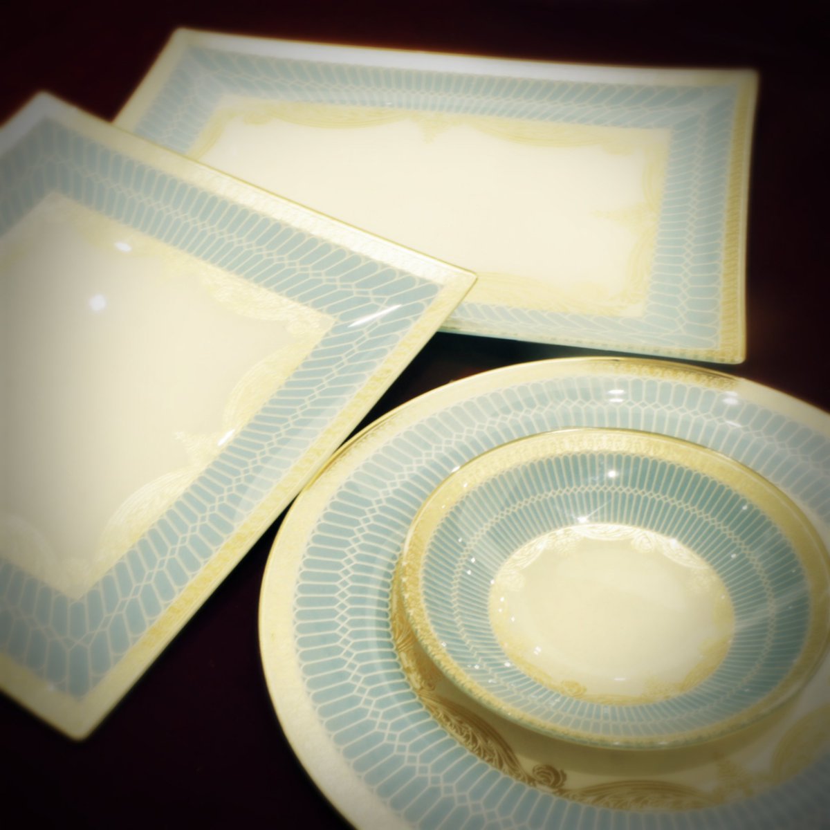 shoppnp's tweet photo. All of our dinnerware items are safe for dining, since any colour printing or foiling is done at the back of the clear glass. https://t.co/Y0jVBXJMTN