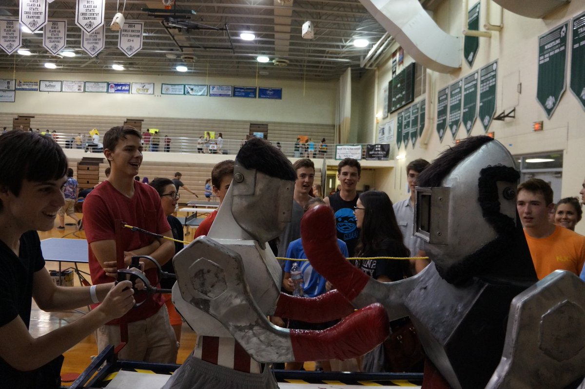 frjasonharris's tweet photo. Boxing Robots at St.Thomas Picnic.  Come and battle your friend or even your pastor!!  @sthomasfamily @frjasonharris @BhsMinistry https://t.co/Xj1RcwaLP2