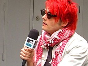 Terrahfry's tweet photo. A sassy atomic redhead in a sassy scarf. Yep, I love it. https://t.co/u0uMmcebyq