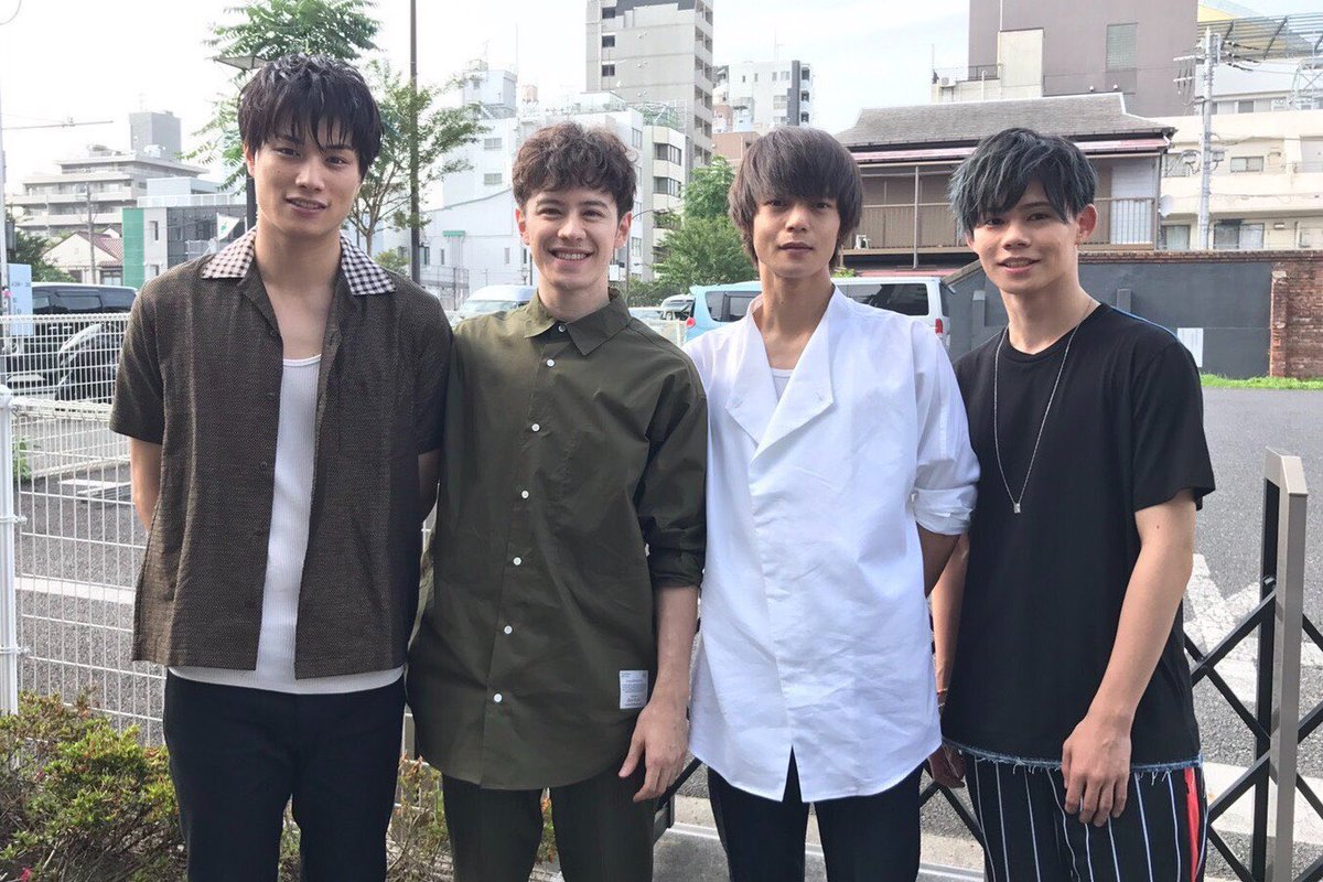 1O14____'s tweet photo. 今日の火´´曜サプライズ アポなし旅のコーナーに出させていただきます ！ 主演の窪田くん 、超特｀急の海くんと一緒に出るので今夜 19:00から 是非見てください 。 https://t.co/CHwsq16s5C