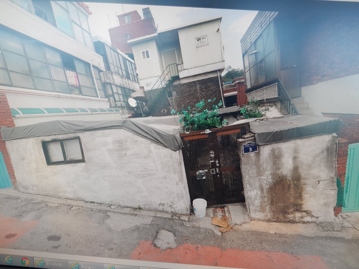 성남시(시장 이재명)에서는 시유지를 대부받아 거주하는 저소득주민의 경제적 부담을 덜어주고자 대부요율을 25%에서 20%로 낮추는 내용의 조례개정안을 입법예고하였습니다. 20평주택의 경우 연간 약61만원, 월5만원의 대부료 부담이 줄어 큰 힘이 되실듯ᆢ