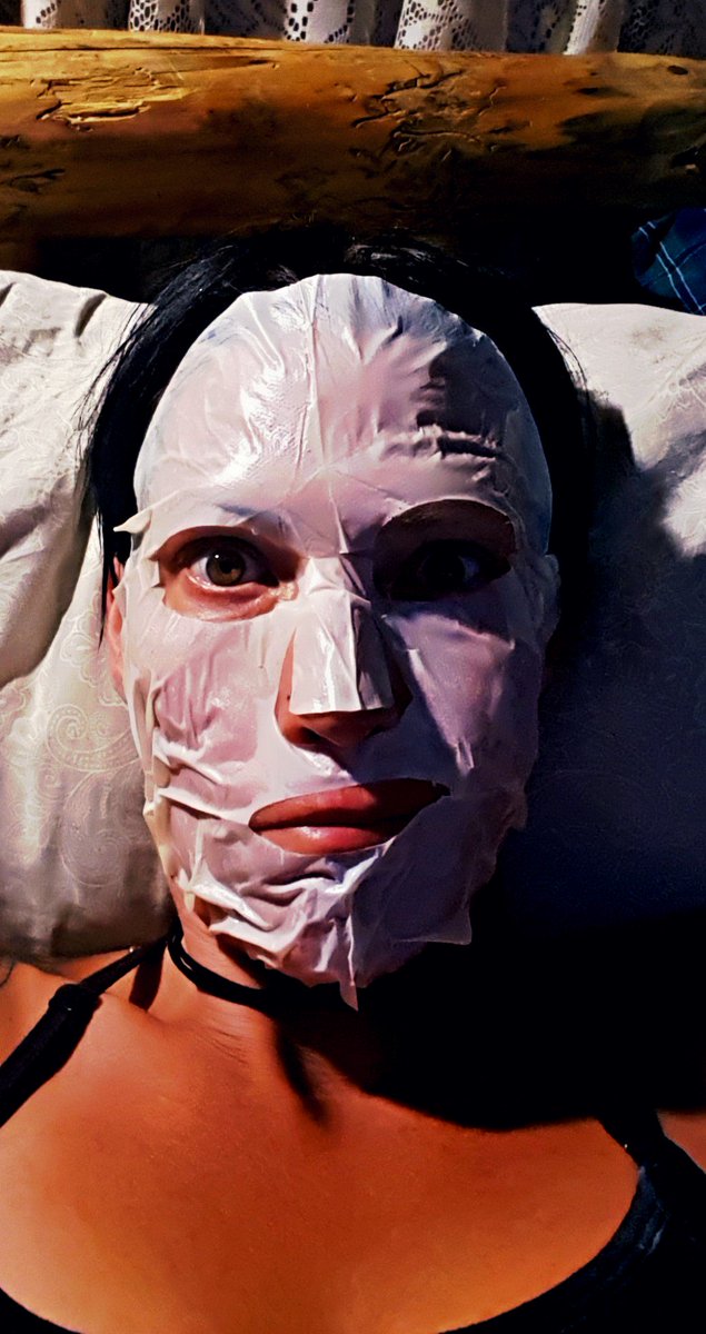 TinkerMelz1's tweet photo. Spa night at my house with #itworksfacial deep hydrating mask. So sexy I know. https://t.co/OUOU4oUsEd